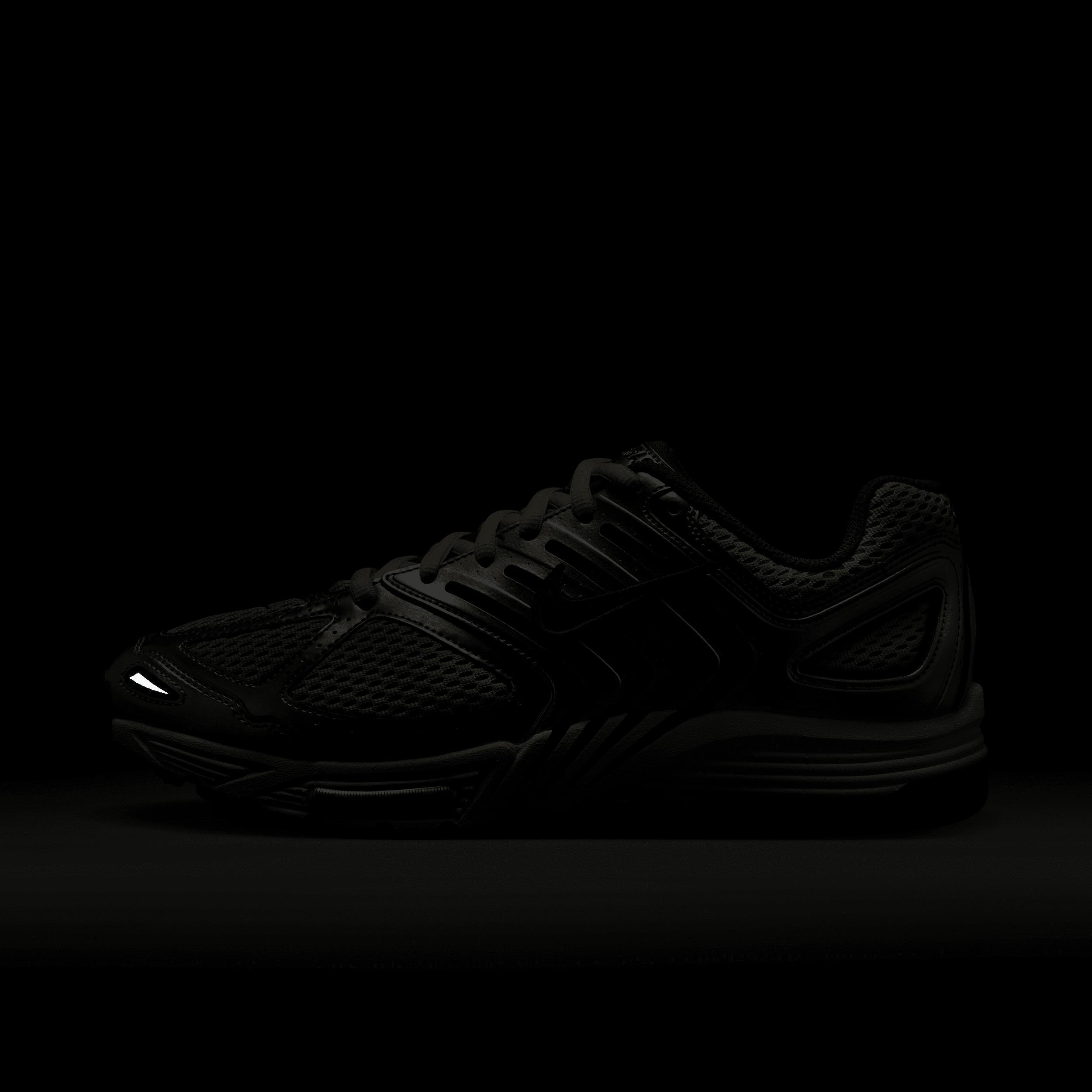 Nike Men's Air Pegasus 2005 Shoes Product Image