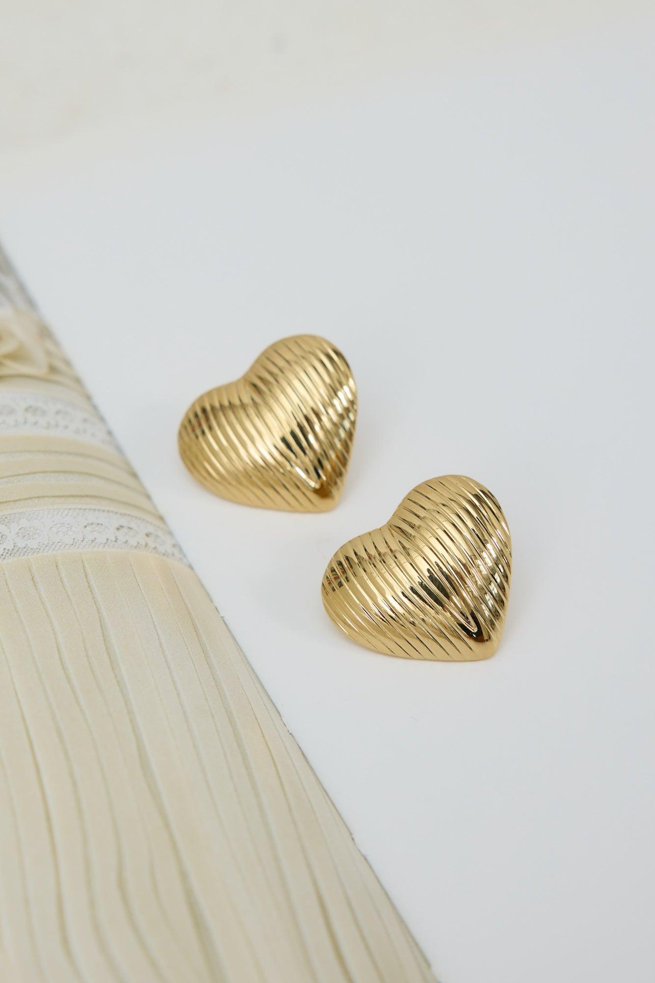 Lots Of Love Earrings Gold Product Image