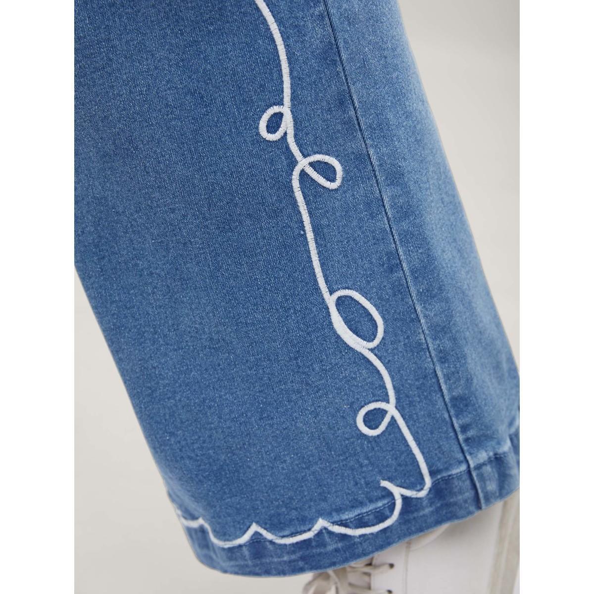 Plus Size Wavy Embroidered Hem Mid Rise Jeans Women Denimblue Medium stretch Slanted pocket Jeans BloomChic 20/2X Product Image