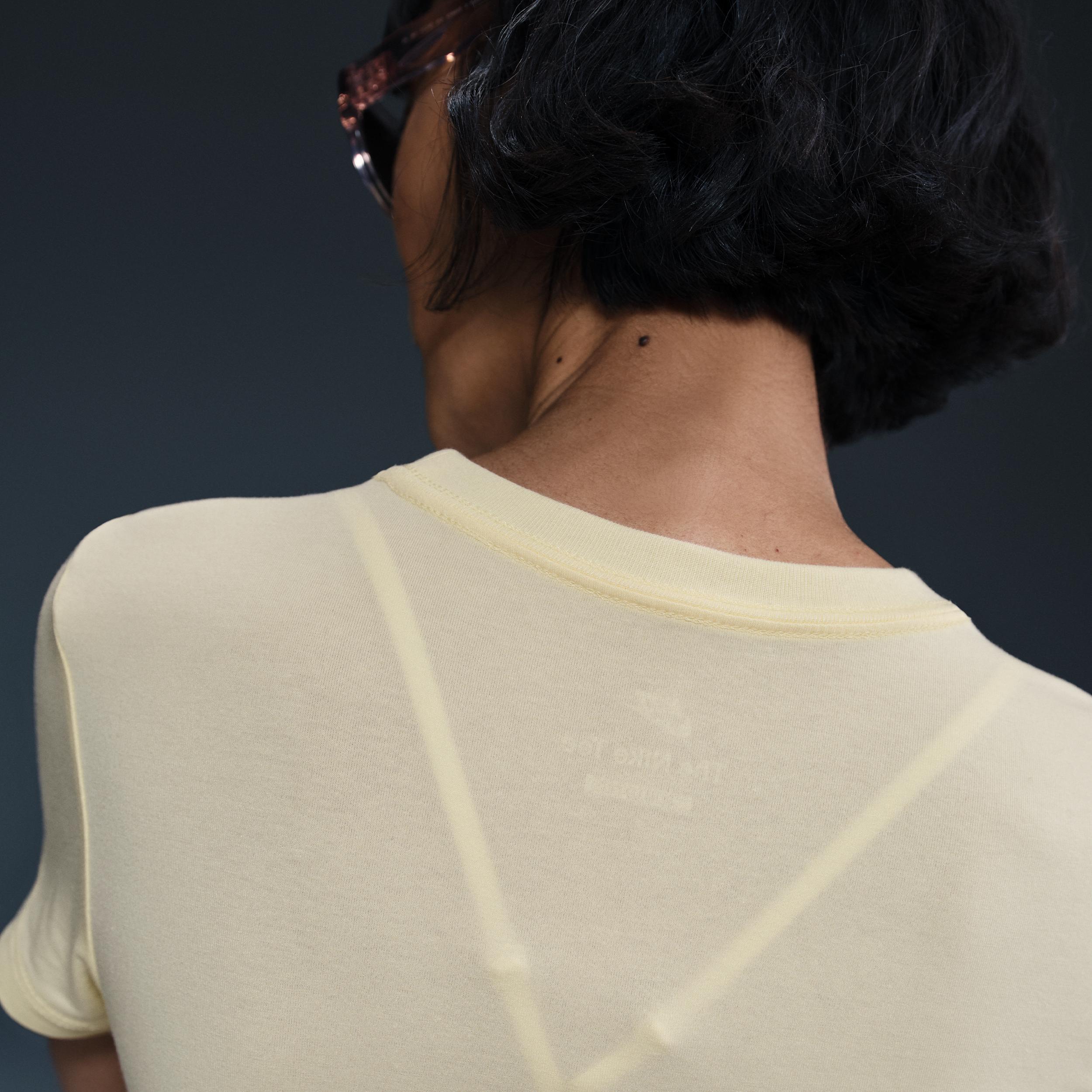 Nike Sportswear Chill Knit Women's Slim Cropped T-Shirt Product Image