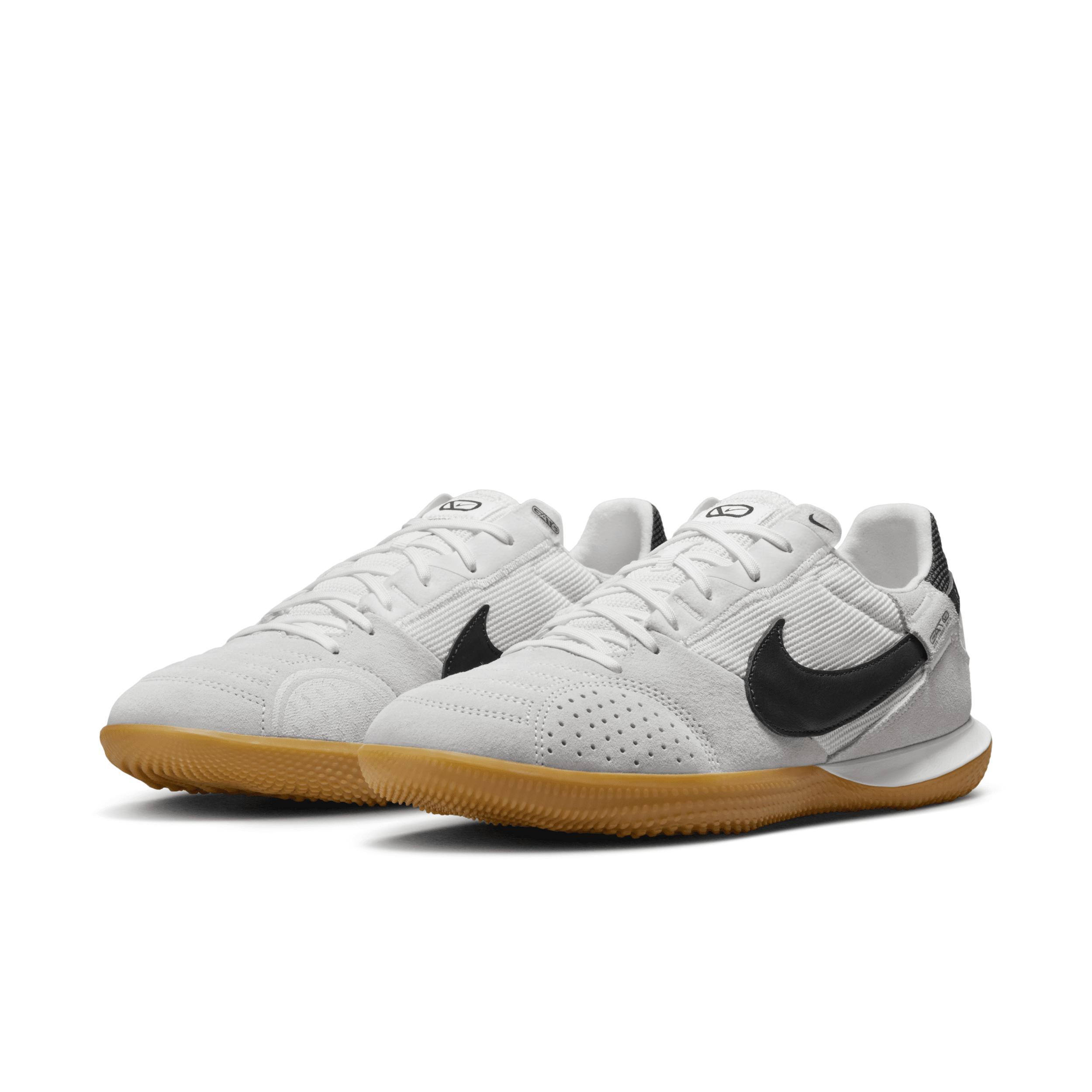 Nike Men's Streetgato Low-Top Soccer Shoes Product Image