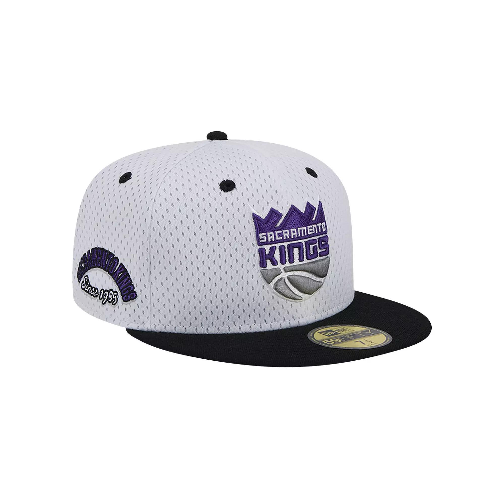Men's New Era White/Hunter Green Milwaukee Bucks Throwback 2Tone 59FIFTY Fitted Hat, Size: 7 Product Image