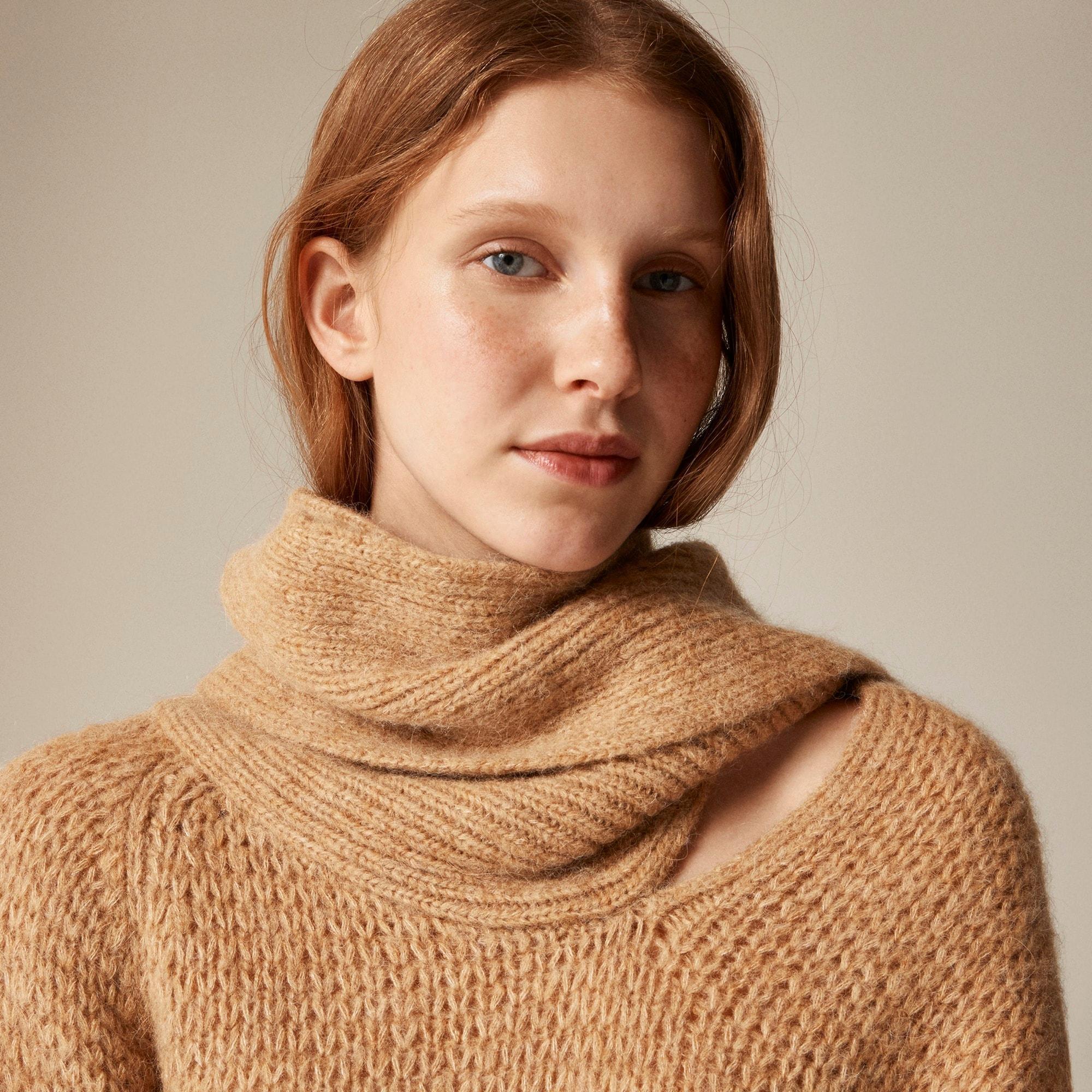 Pullover sweater with scarf Product Image
