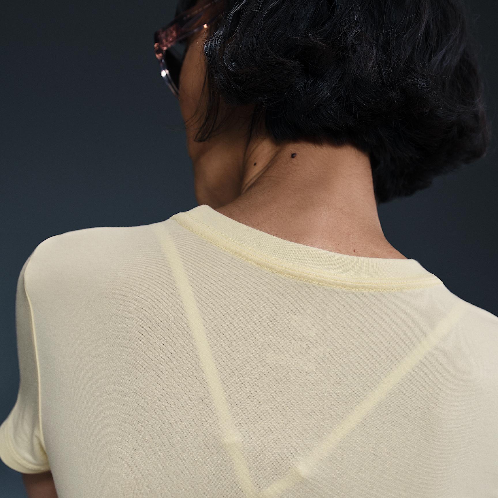 Nike Sportswear Chill Knit Women's Slim Cropped T-Shirt Product Image