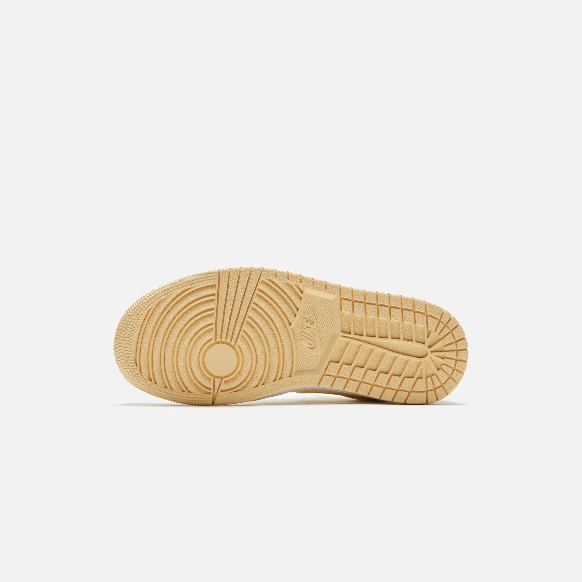 Jordan WMNS Air Jordan 1 Low - Sail / Yellow Ochre / Legend Female Product Image