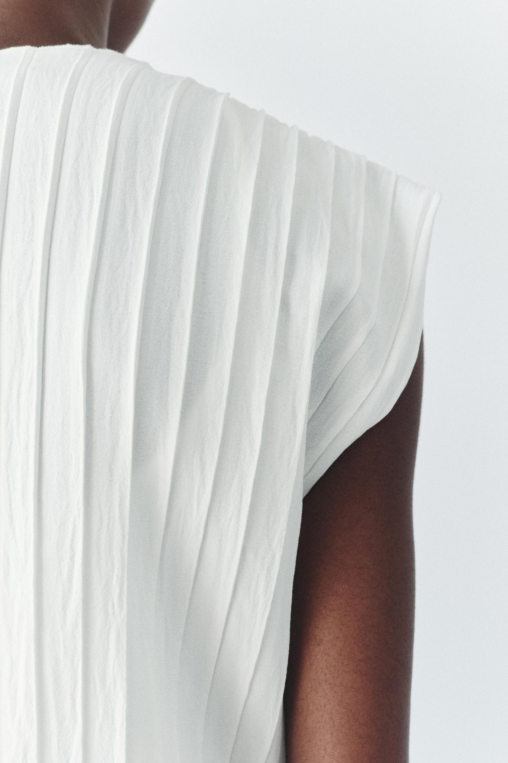 PLEATED BALLOON TOP Product Image