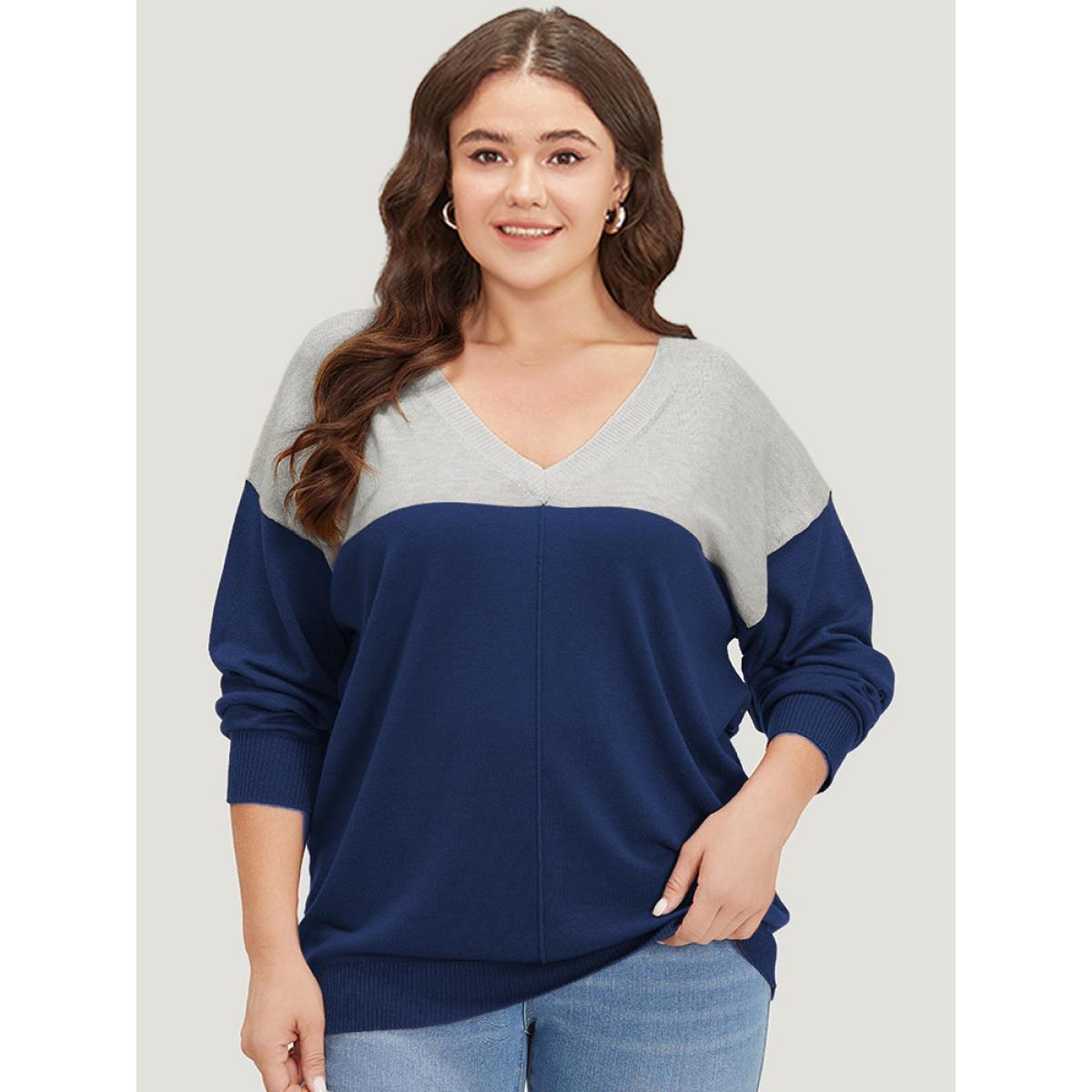 Plus Size Supersoft Essentials Colorblock Two Tone Patchwork V Neck Pullover Green Women Casual Loose Long Sleeve V-neck Dailywear Pullovers BloomChic 14-16/1X Product Image