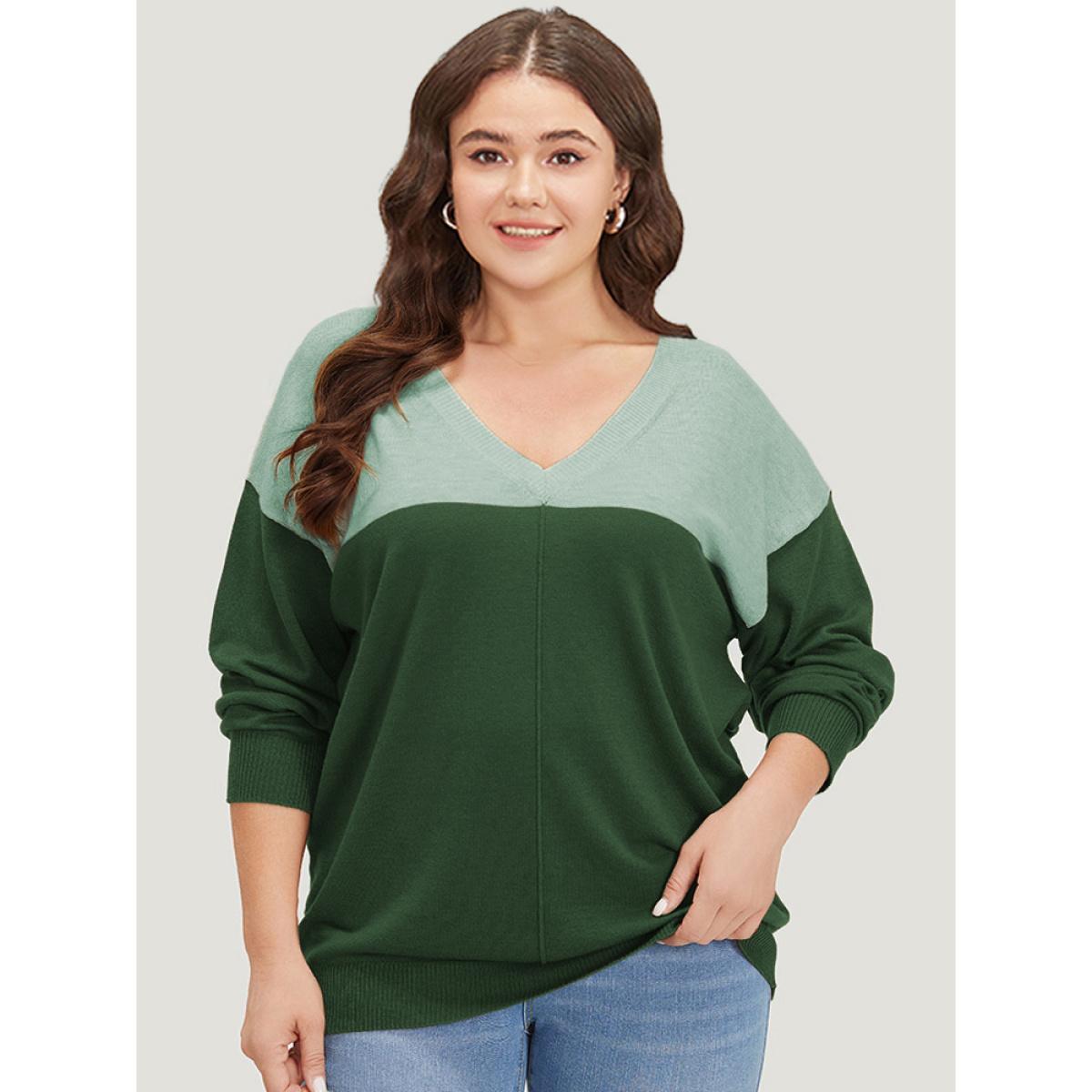 Plus Size Supersoft Essentials Colorblock Two Tone Patchwork V Neck Pullover Green Women Casual Loose Long Sleeve V-neck Dailywear Pullovers BloomChic 14-16/1X Product Image
