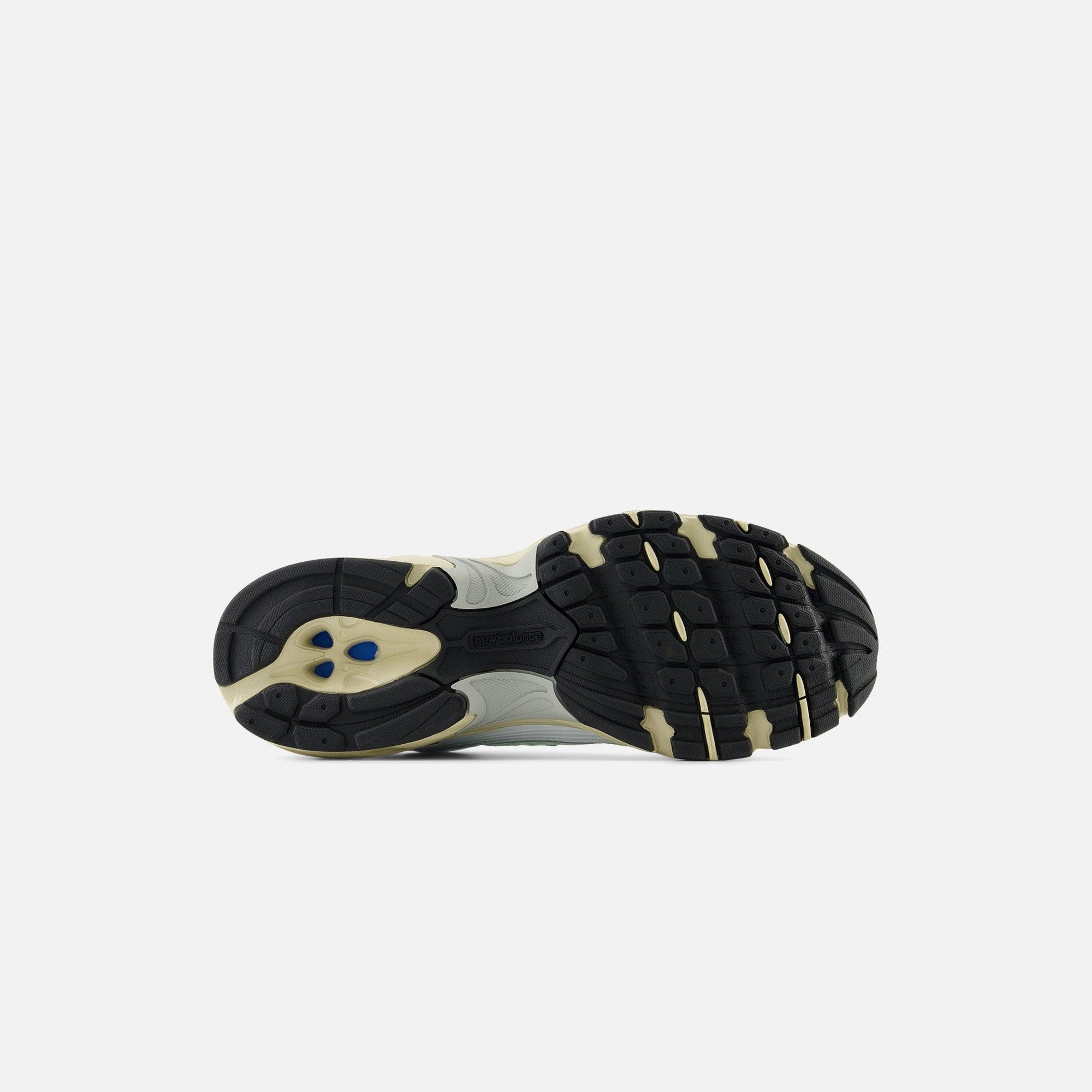 New Balance 530 - Palm Leaf Female Product Image