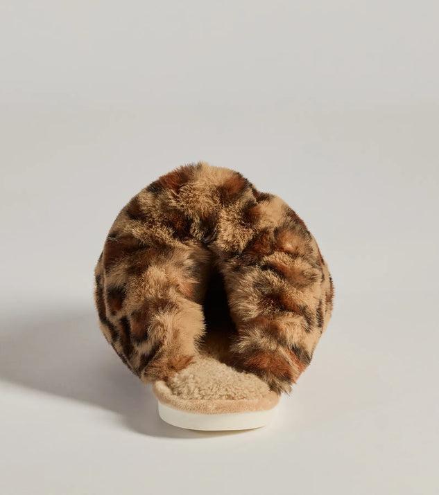 Chic Spots Faux Fur Leopard Print Slippers Product Image