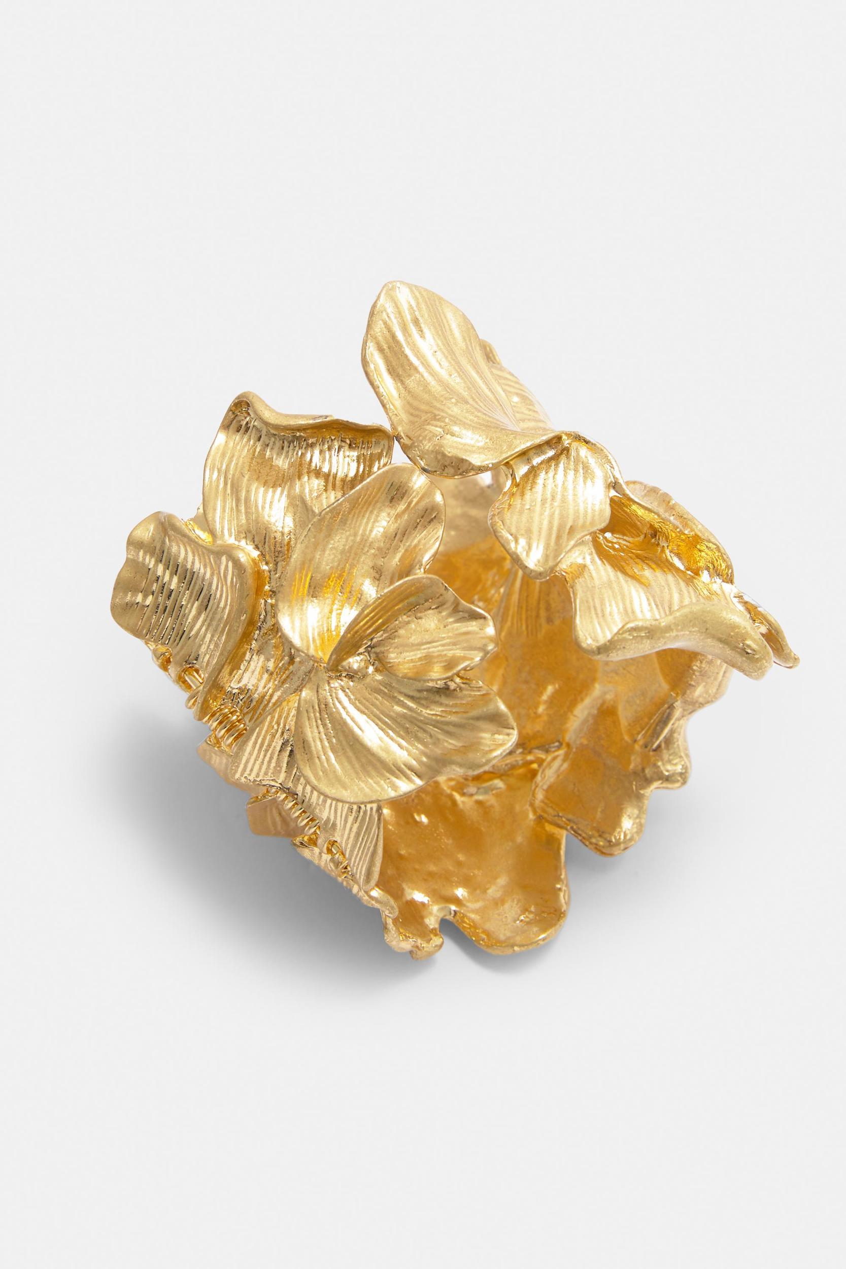 Leaf-shaped metallic arm cuff Product Image