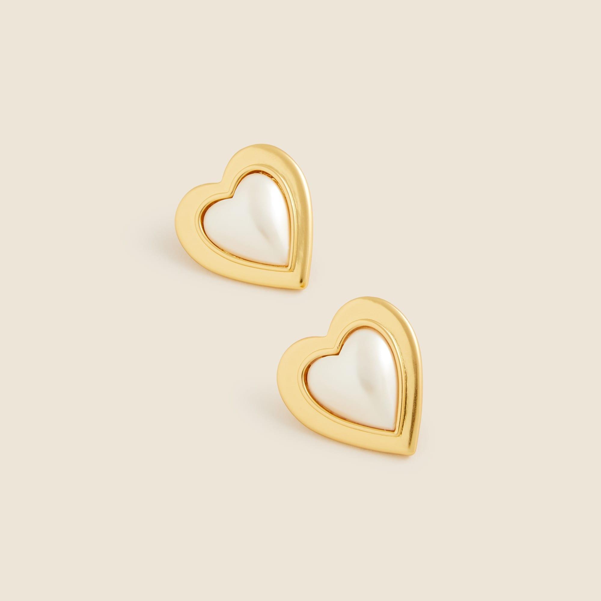 Pearl heart stud earrings Product Image
