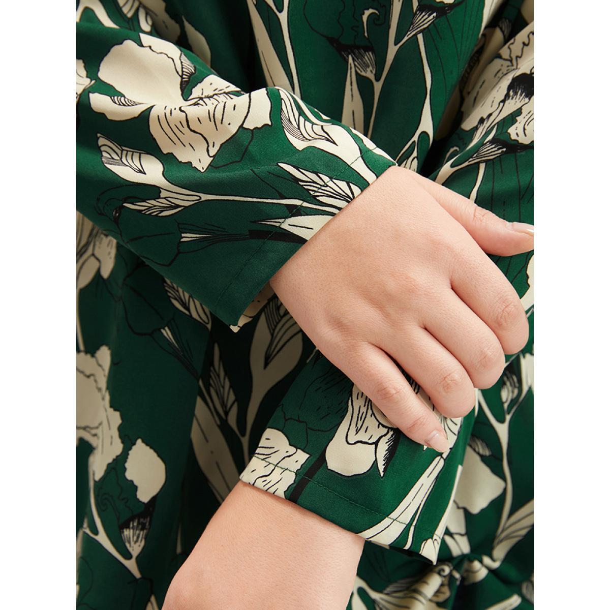 Plus Size Emerald Floral Printed V Neck Blouse Women Elegant Long Sleeve V-neck Dailywear Blouses BloomChic 28/5X Product Image