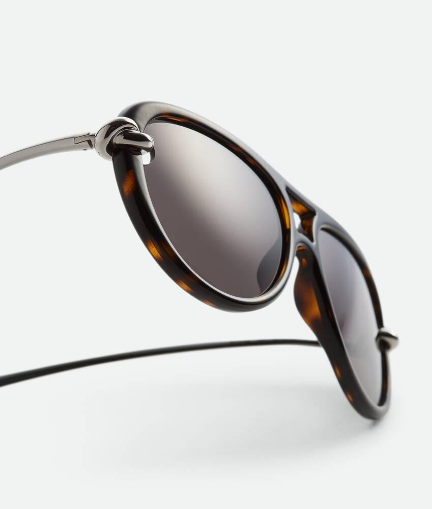 Knot Aviator Sunglasses in Havana/grey Product Image