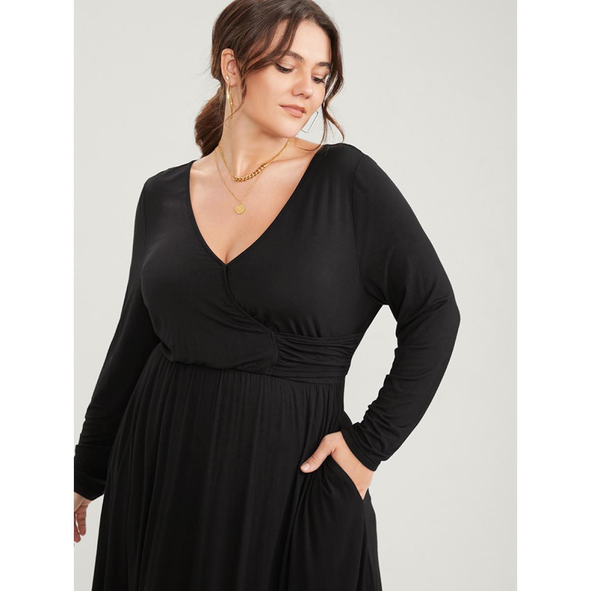 Plus Size Solid Pocket Button Elastic Waist Wrap Arc Hem Dress Black Women Elegant Arc Hem V-neck Long Sleeve Curvy Long Dress BloomChic 10/M Product Image
