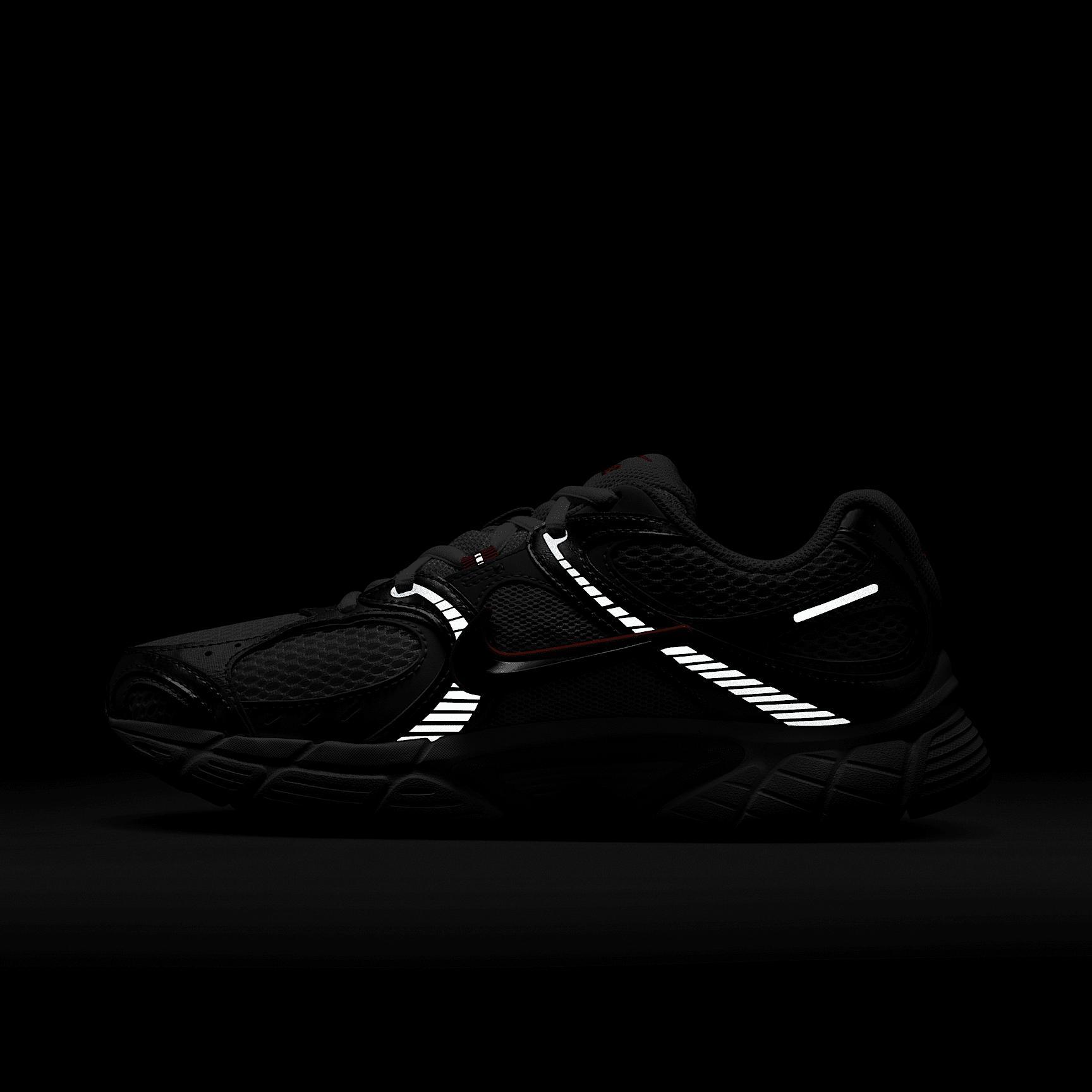 Nike Women's V5 RNR Shoes Product Image