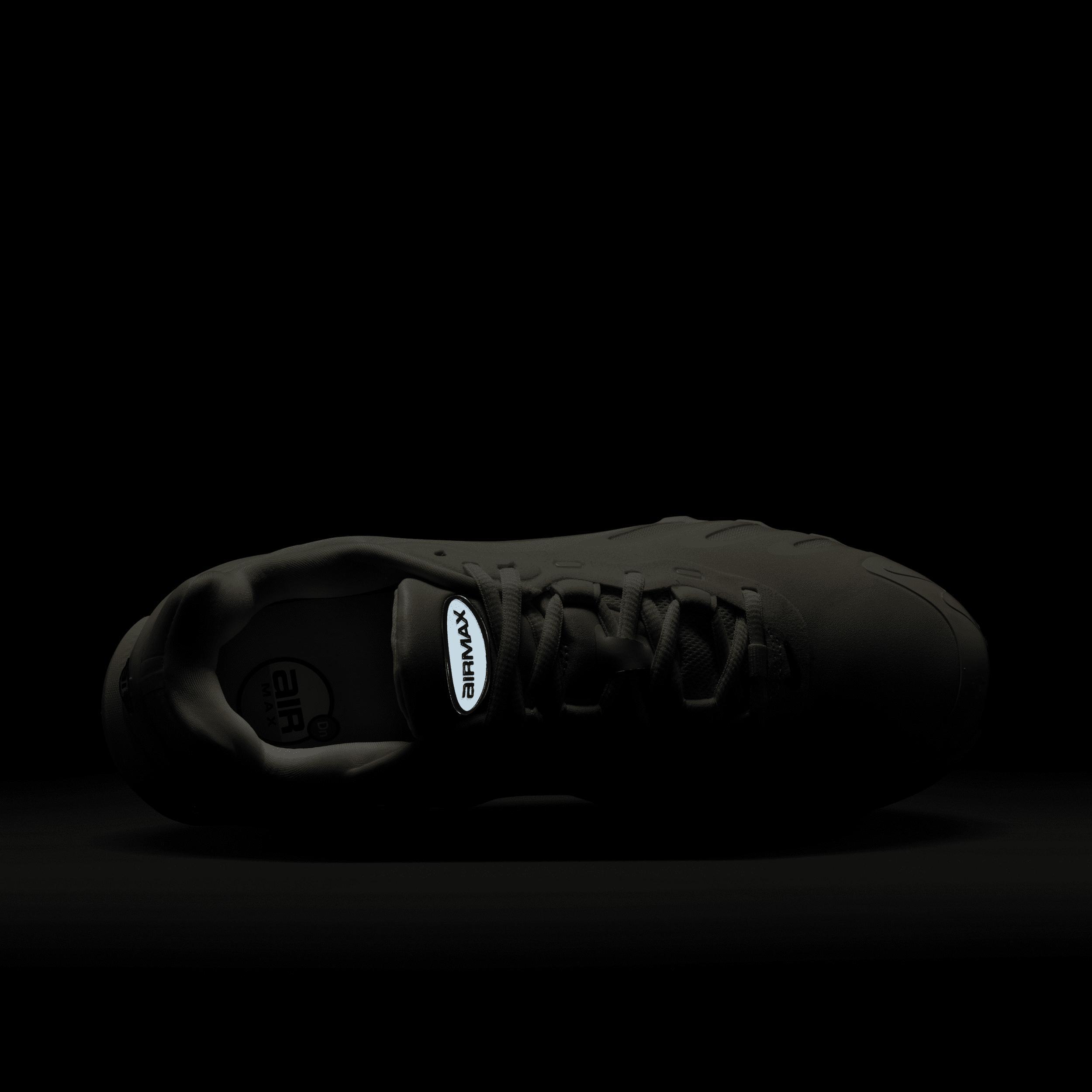 Nike Womens Air Max Dn8 Casual Shoes Product Image