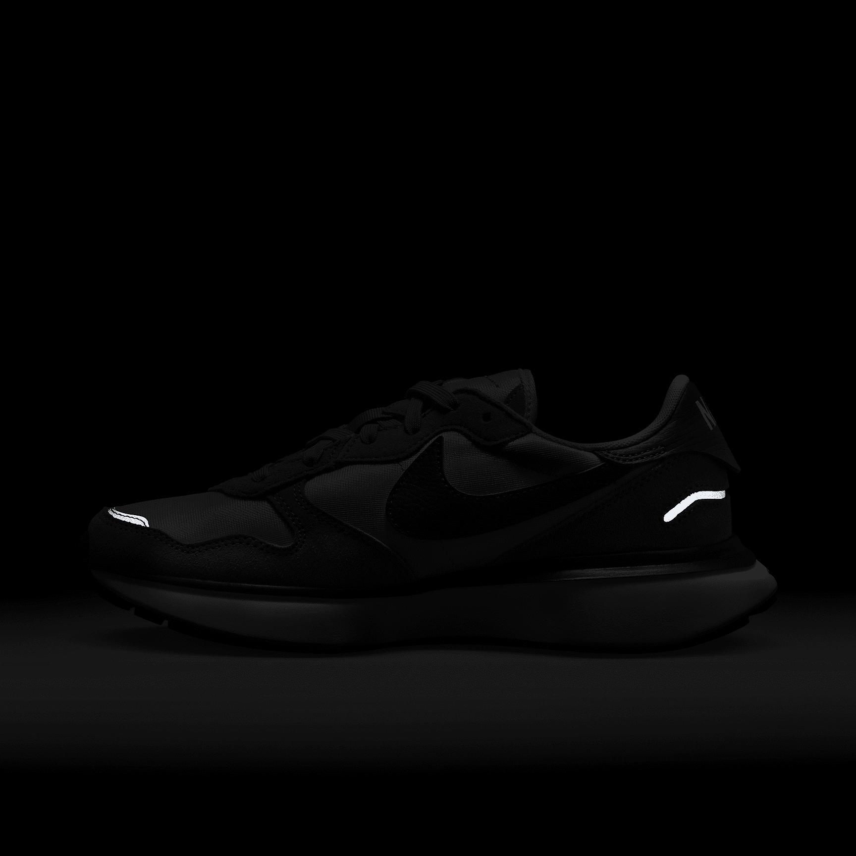 Nike Phoenix Waffle Women's Shoes Product Image