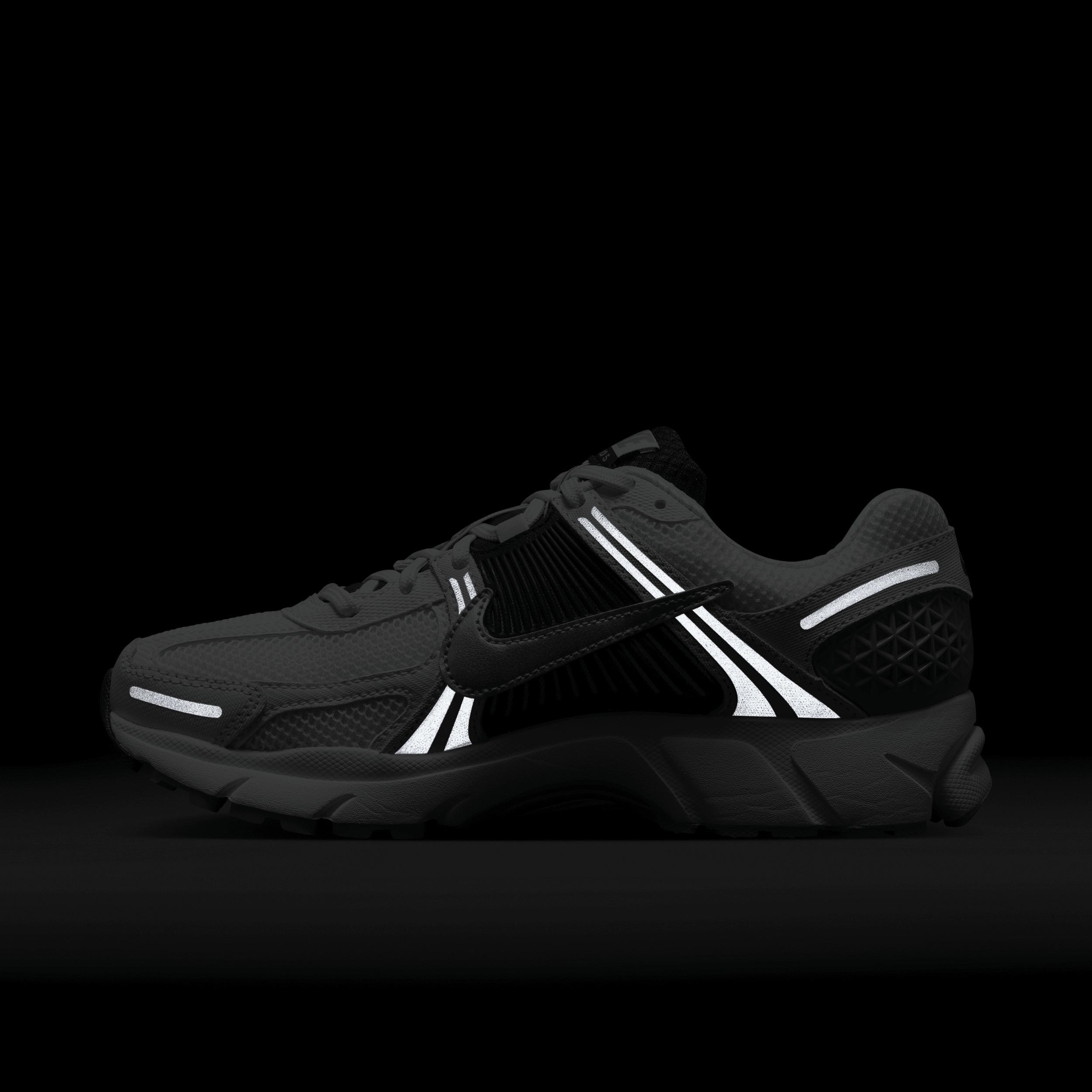 Nike Women's Zoom Vomero 5 Shoes Product Image
