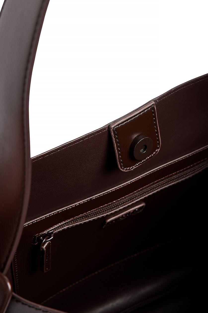 Buckle Totebag Product Image