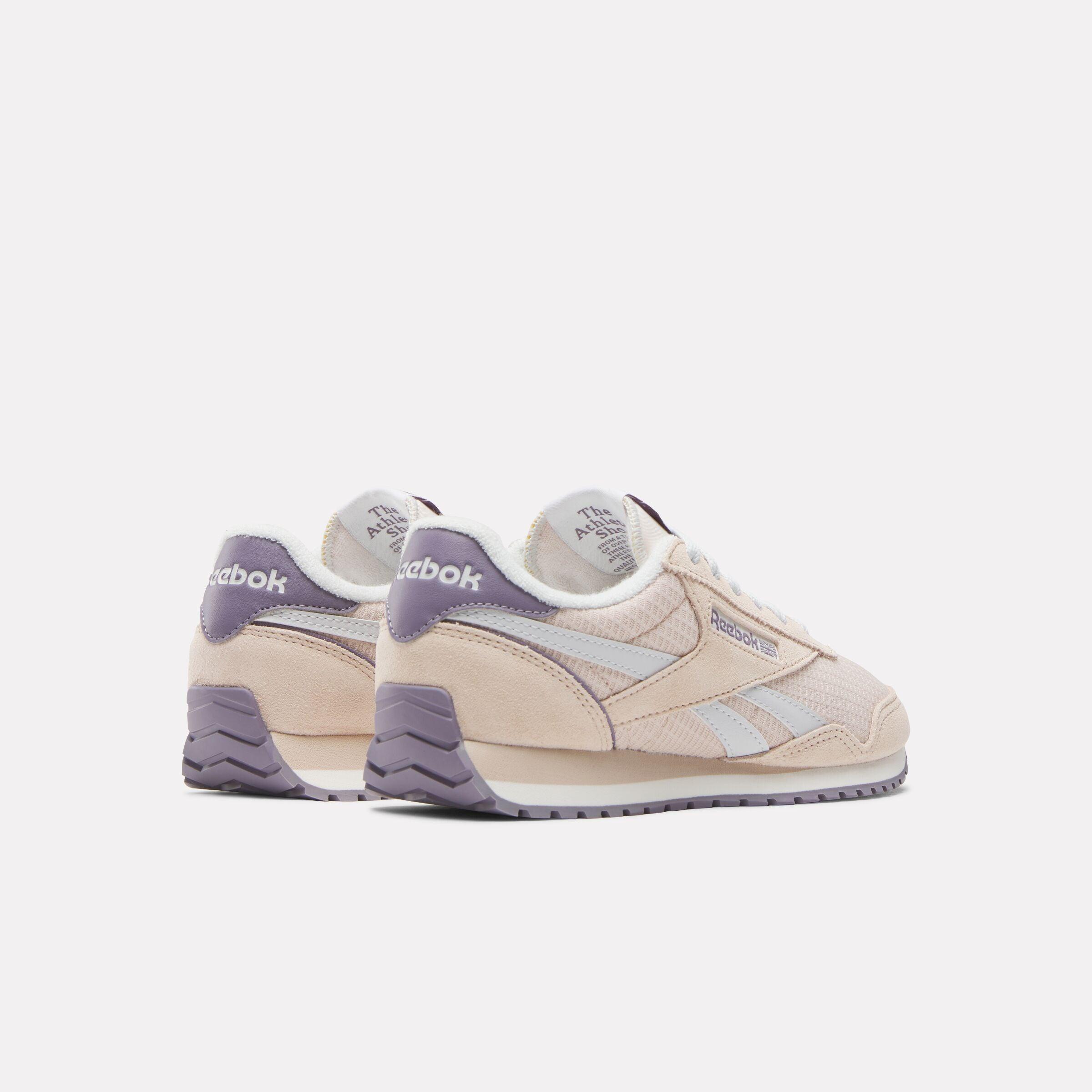 Women's Classic AZ Shoes Product Image