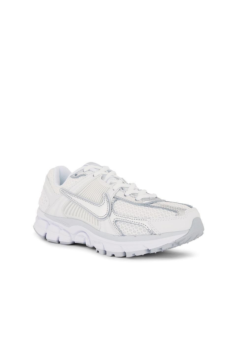 Zoom Vomero 5 Gold Sneaker Nike Product Image