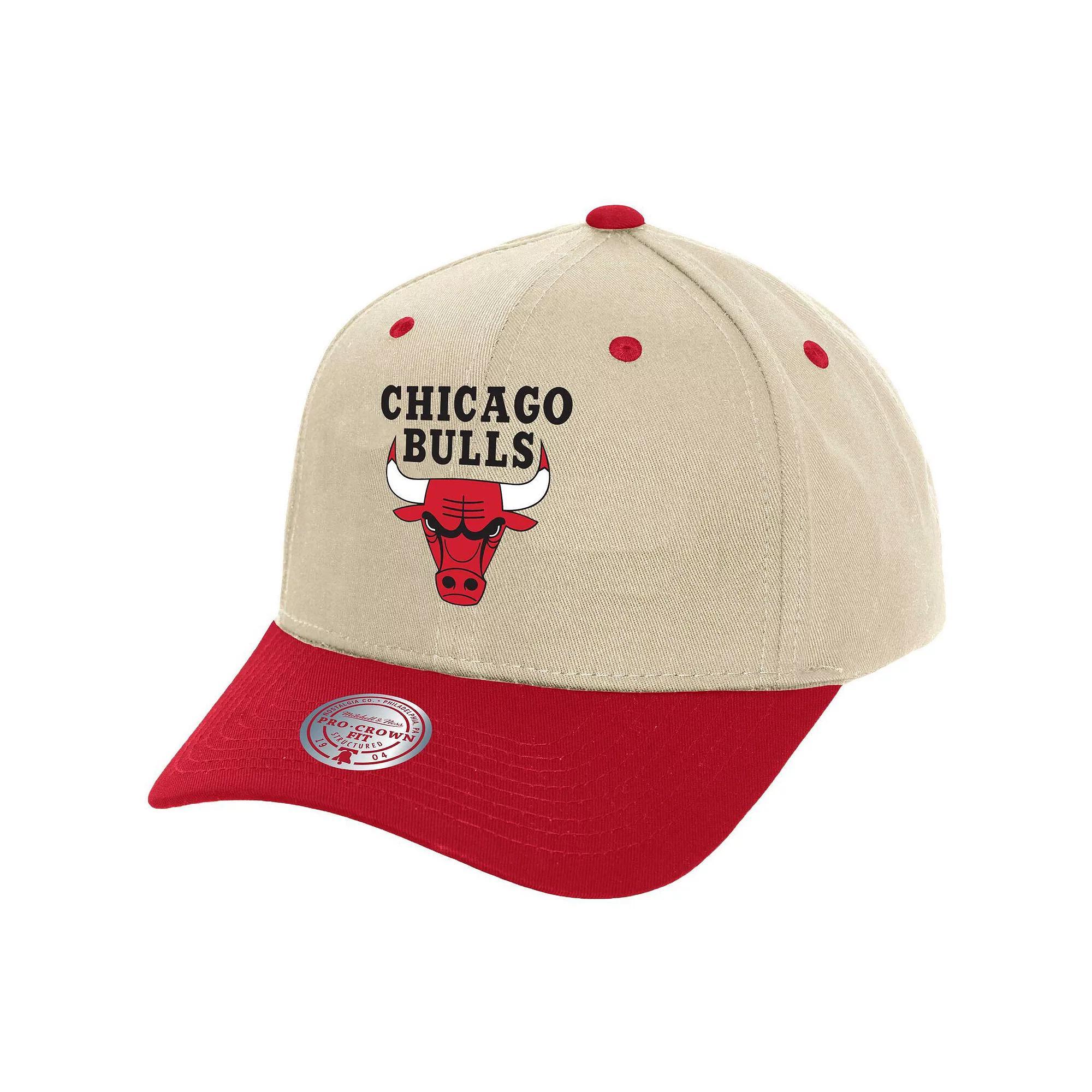 Men's Mitchell & Ness Cream Chicago Bulls Game On Two-Tone Pro Crown Adjustable Hat, Beige Product Image