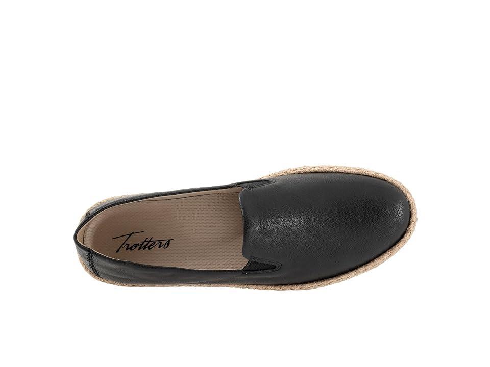 Trotters Poppy Women's Flat Shoes Product Image