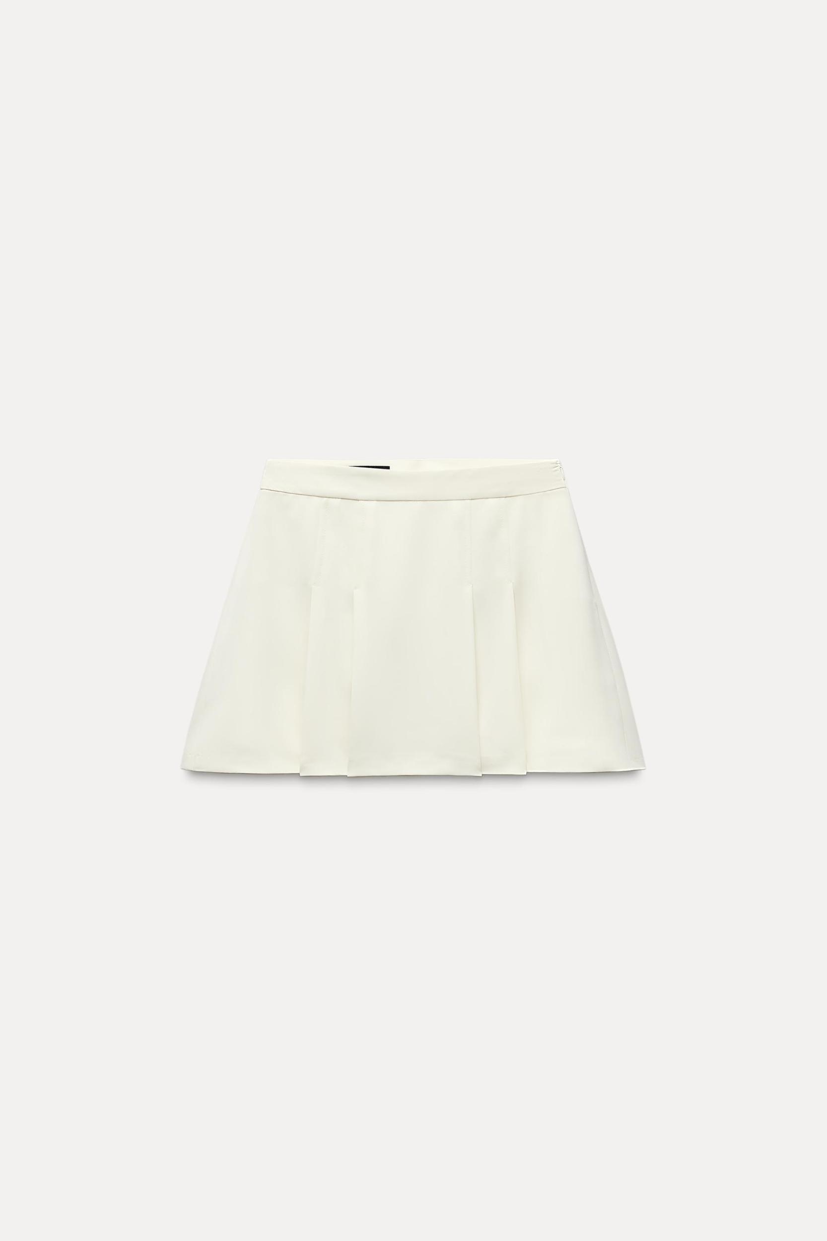 PLEATED SHORTS Product Image