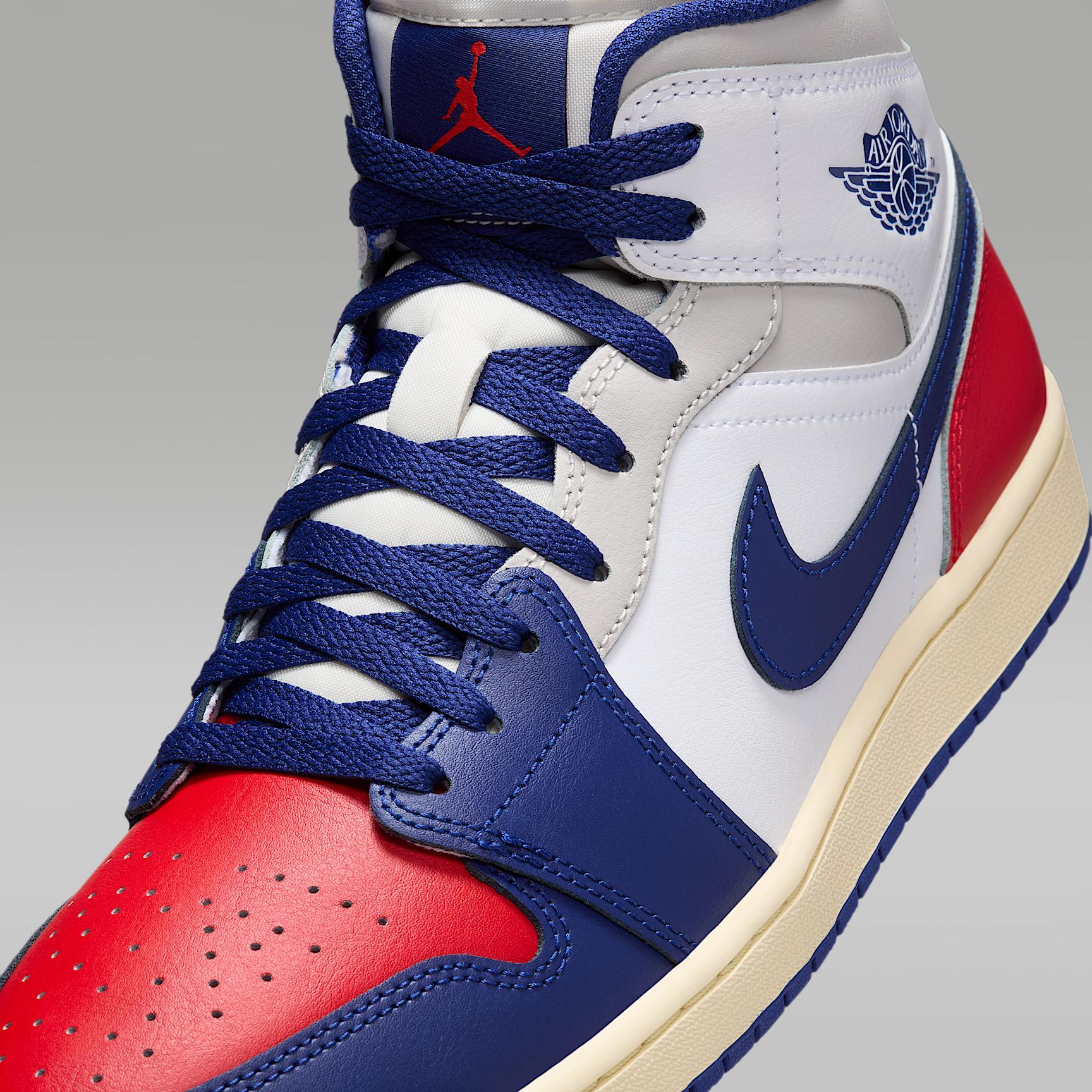 Air Jordan 1 Mid Men's Shoes Product Image