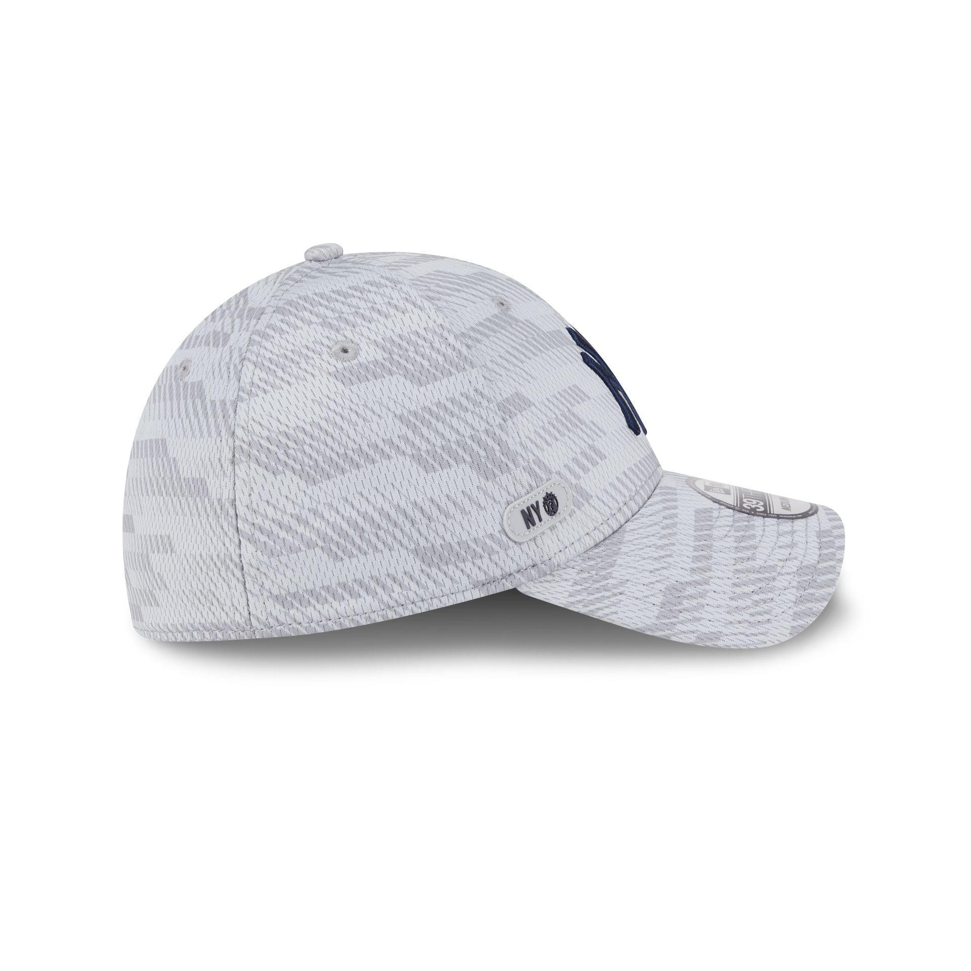 New York Yankees 2025 Clubhouse Gray 39THIRTY Stretch Fit Male Product Image