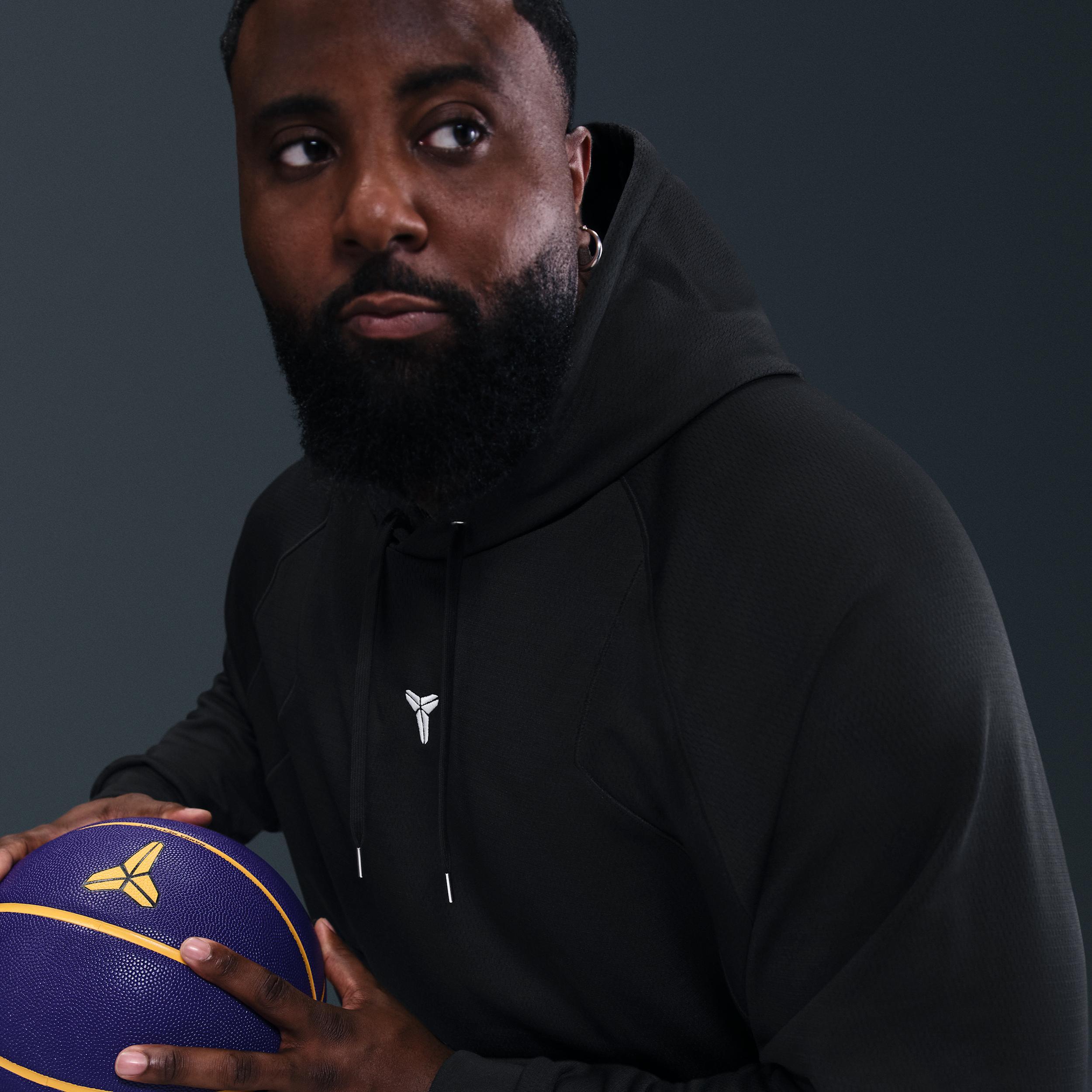 Nike Men's Kobe Therma-FIT Pullover Hoodie Product Image