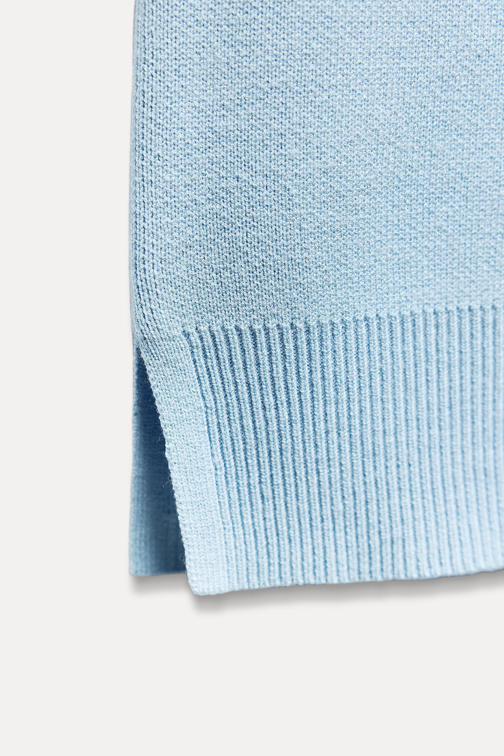 SLEEVELESS PLAIN KNIT SWEATER VEST Product Image