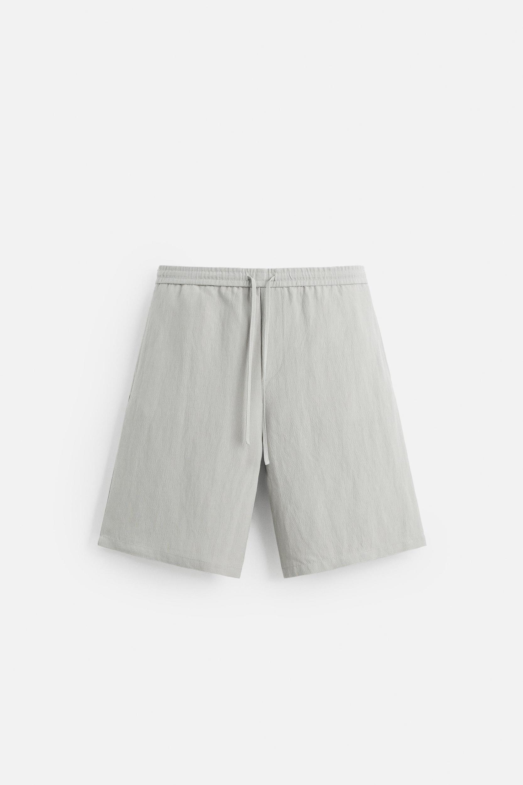 FLOWY WIDE FIT SHORTS Product Image
