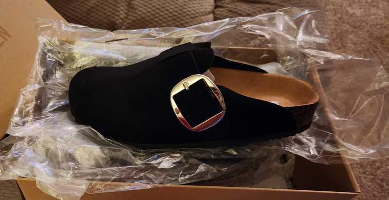 SOCIAL BLACK SUEDE - SM REBOOTED Female Product Image