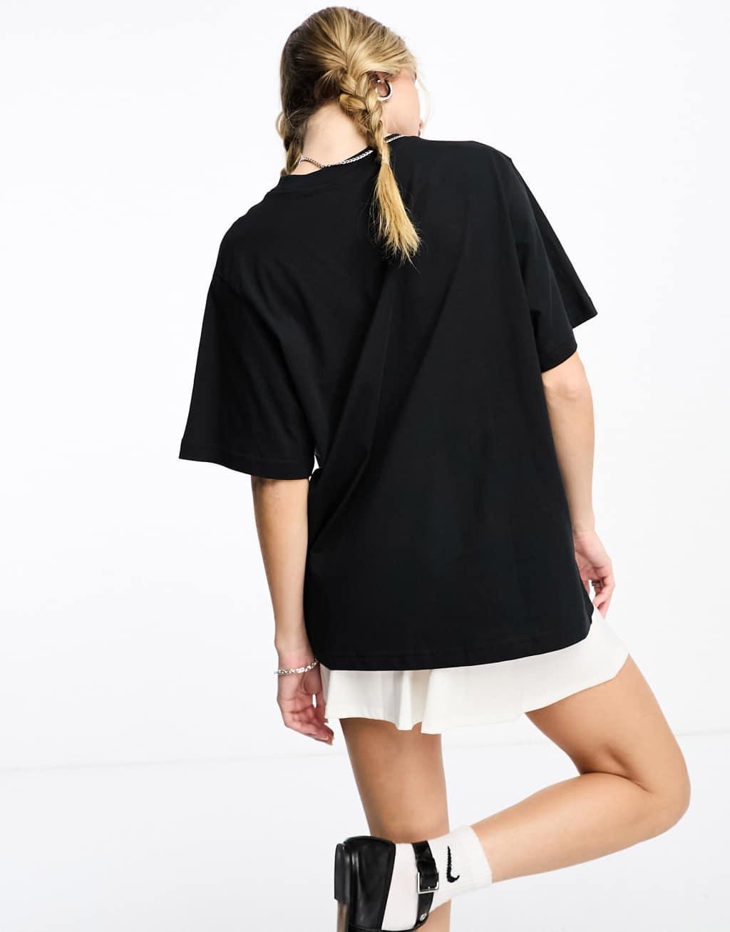 Women's Nike Sportswear Essential Tee, Size: Large, Black Product Image