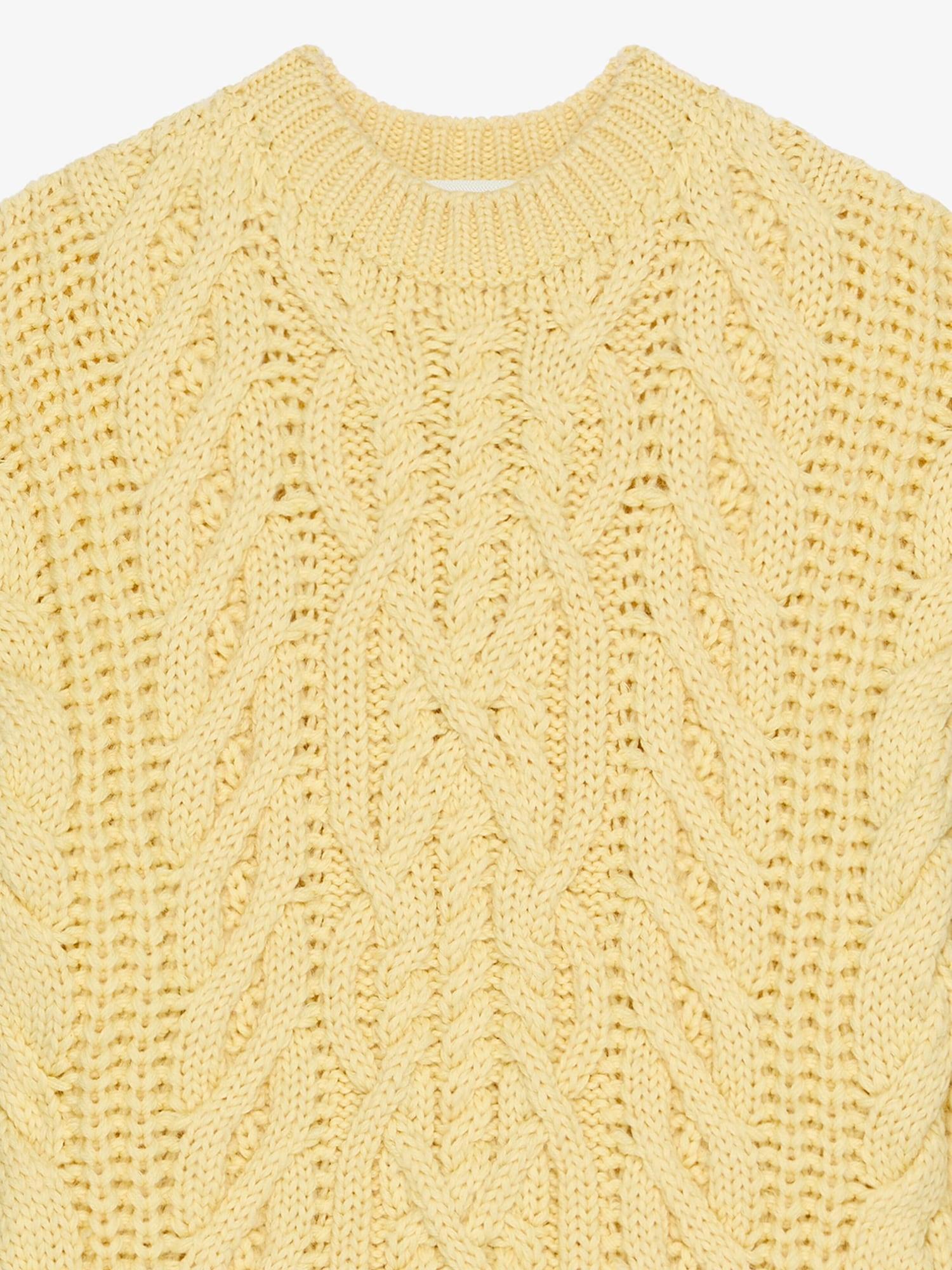 Oversized sweater in cable-knit Product Image