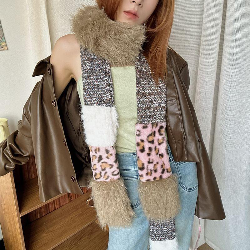 Leopard Print Chenille Panel Light Narrow Scarf Product Image