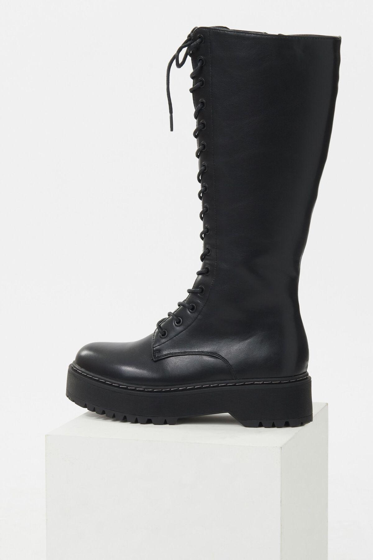 STEVE MADDEN  Bonnie Boots  Product Image