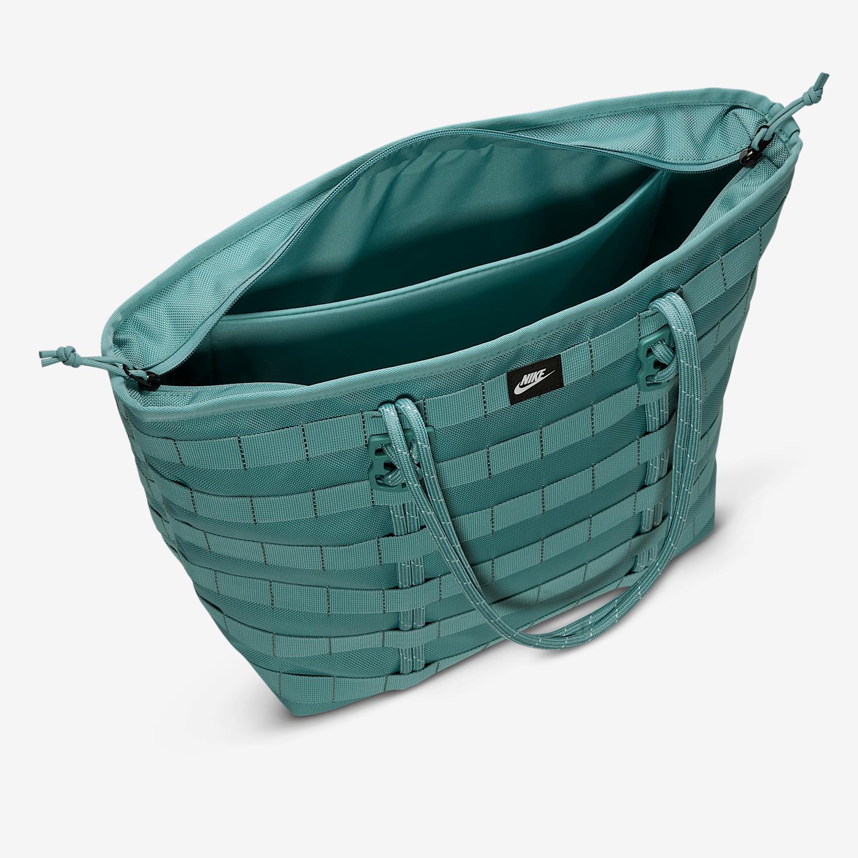 Nike Sportswear RPM Tote (26L) Product Image