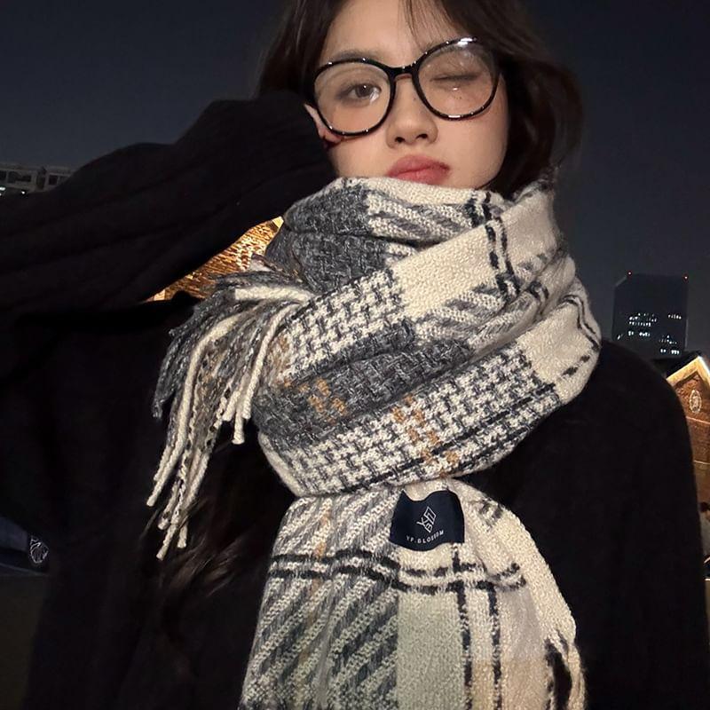 Plaid Fringed Trim Scarf Product Image
