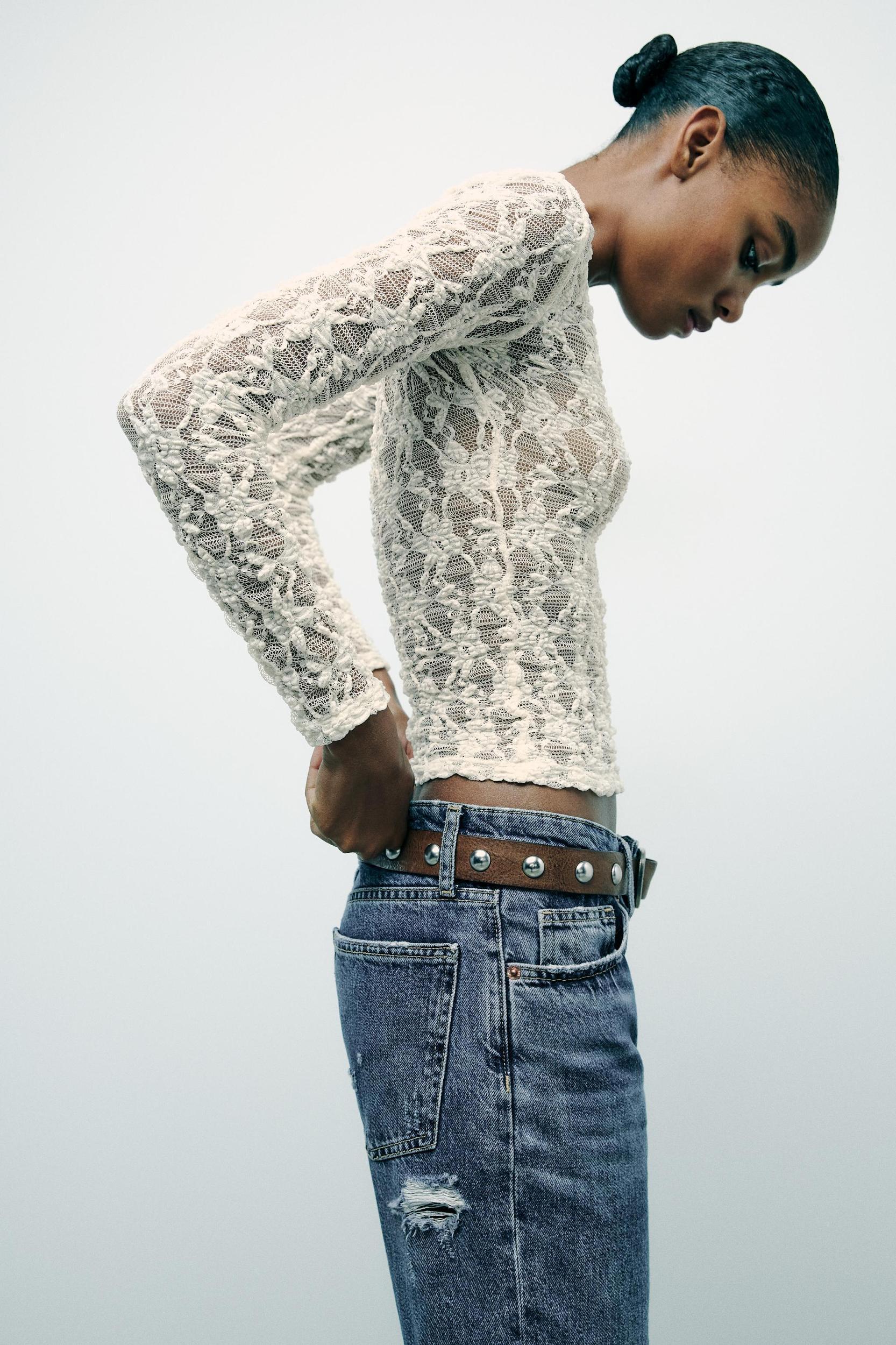 LACE TOP Product Image