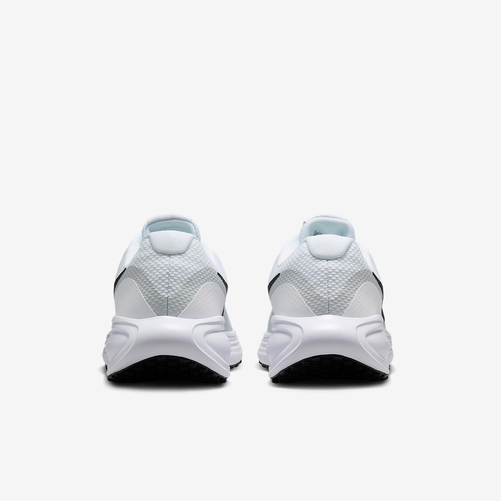 Nike Men's Revolution 8 Road Running Shoes Product Image