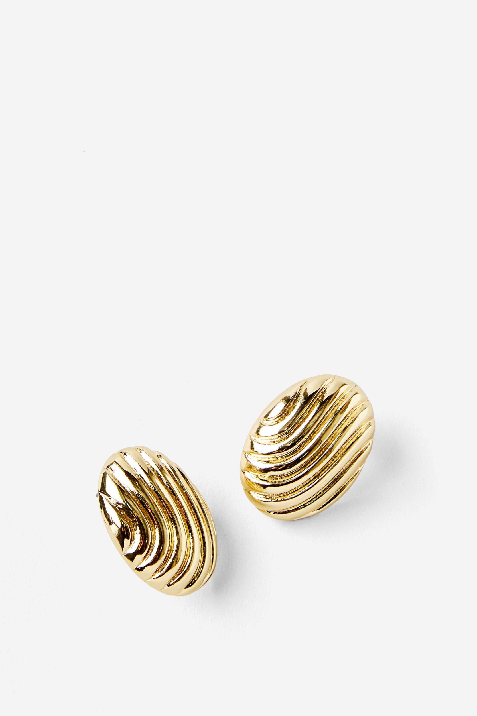 Mid Charm Earring Product Image