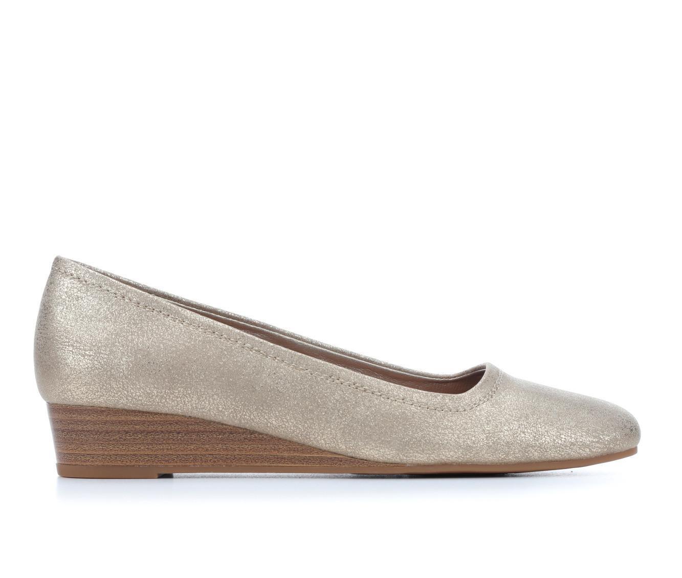 Women's Baretraps Covette Casual Flats Product Image