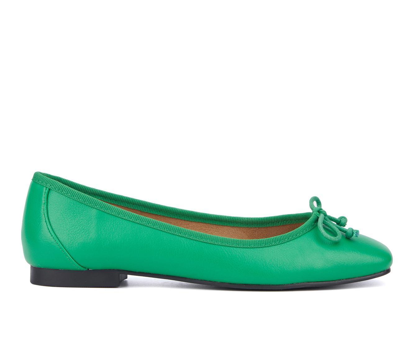 Women's New York and Company Paulina Flats Product Image