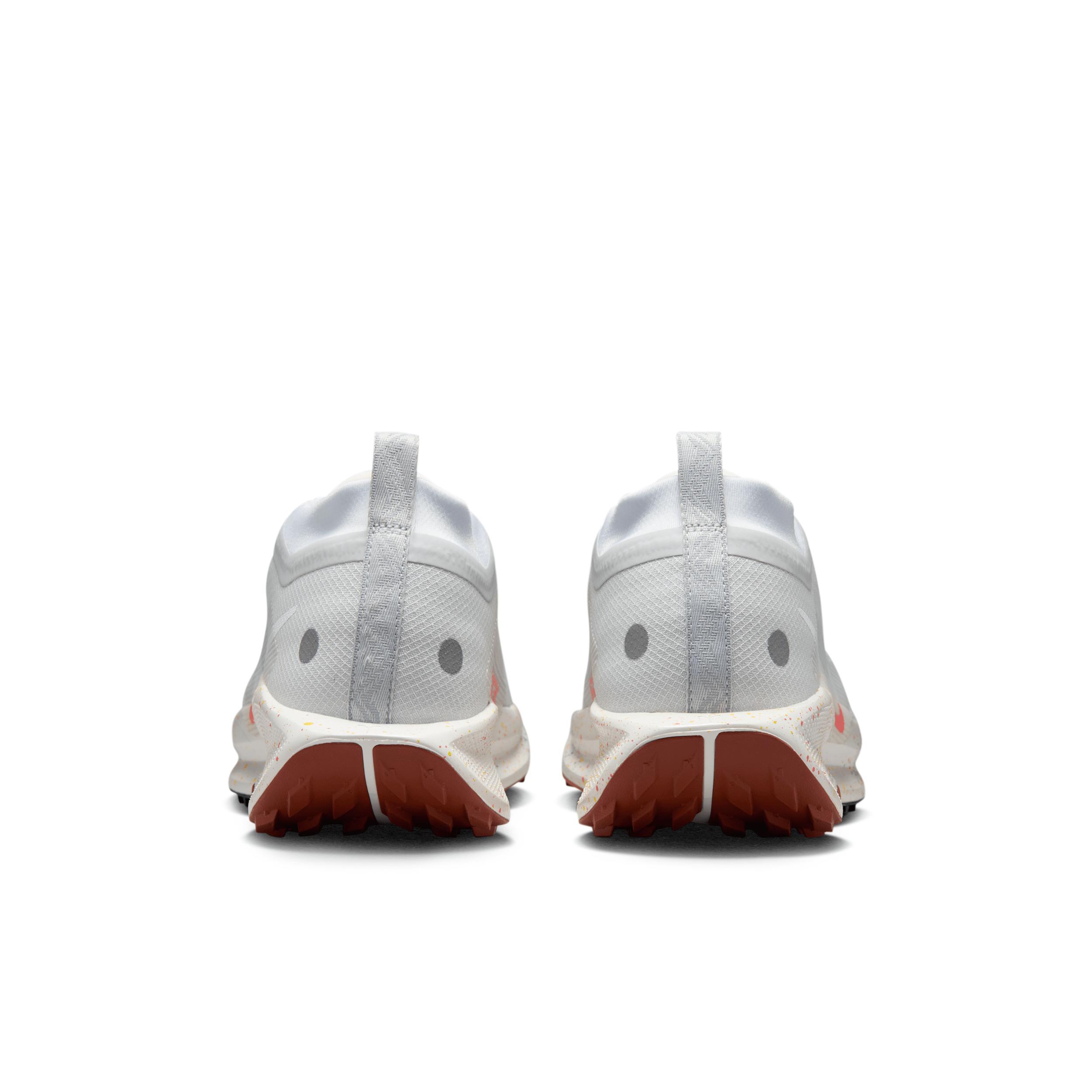 Nike Men's Pegasus Trail 5 GORE-TEX Waterproof Trail Running Shoes Product Image