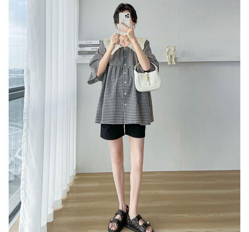 Maternity Short-Sleeve Contrast Collar Button-Up Blouse Product Image