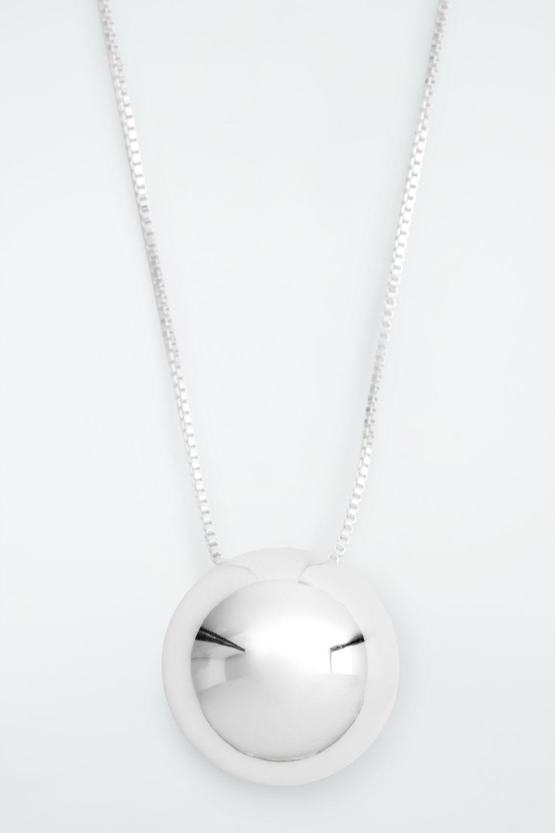 SPHERICAL PENDANT CHAIN NECKLACE Product Image