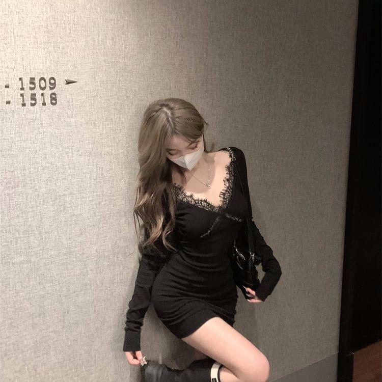 Long-Sleeve V-Neck Lace Mini Bodycon Dress Product Image